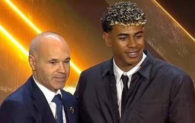 费城人王牌扎克·惠勒在签约首季展现顶级压制力