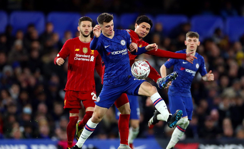 曼联教练席对西汉姆的愤怒反应意味深长