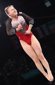 为什么跑垒员回垒需用脚钩住垒包边缘