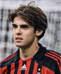 详解棒球规则中的安全滑垒防止钉鞋伤人的技术规范